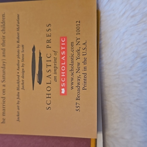 Garth Nix The Keys to the Kingdom Book 4. Sir Thursday Home Accent Cofffe table - Picture 11 of 15